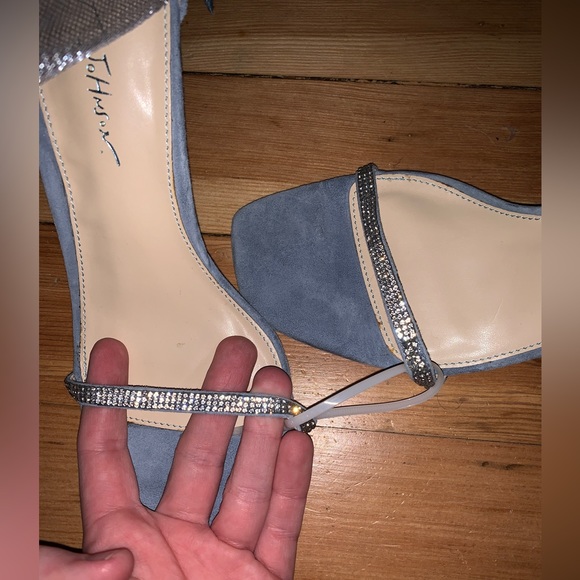 NEW Betsey Johnson Bow Heels - Picture 2 of 3